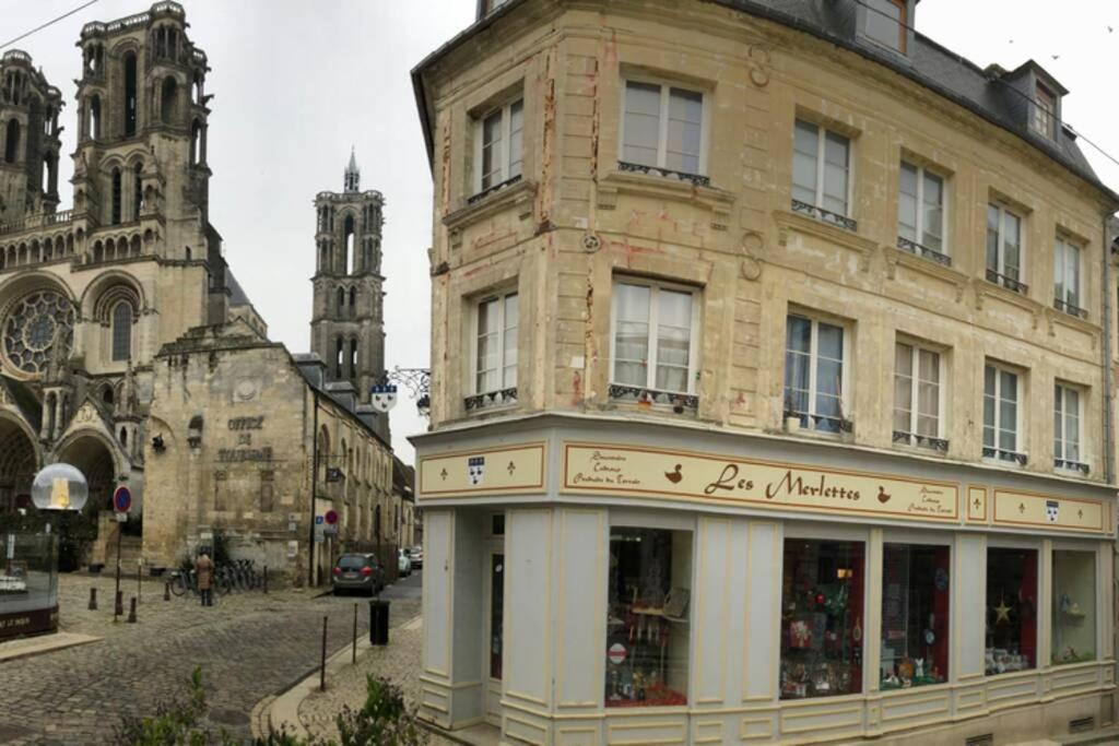 Laon :   Suite privée au pied de la Cathédrale  Exterior foto